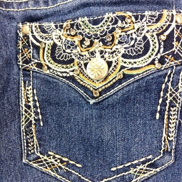 Love Indigo Cuffed Stretch Denim Shorts Embellished Stitch/ Jeweled Woman's 14.. - Picture 7 of 11